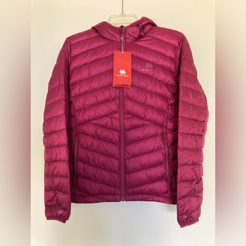 NWT Golden Camel Lightweight Packable Puffer Down Jacket w Hood- M Dark Magenta